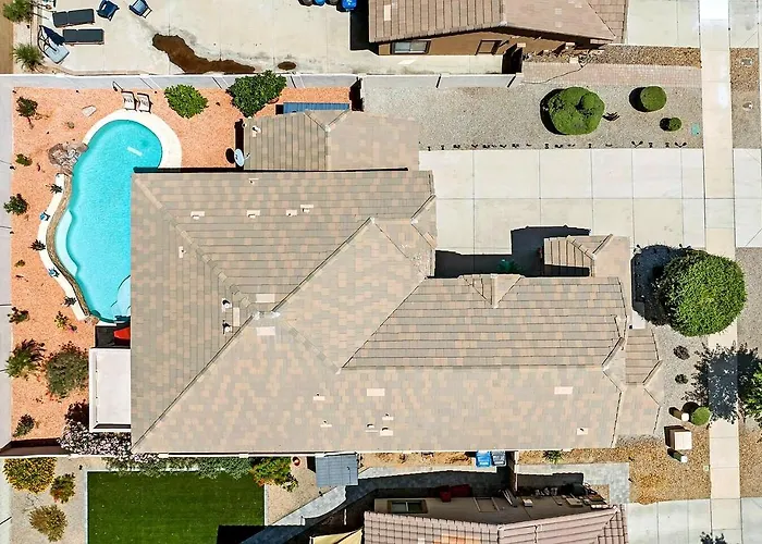 Oasis, Pool, Gym & Workspace, Sleeps 6