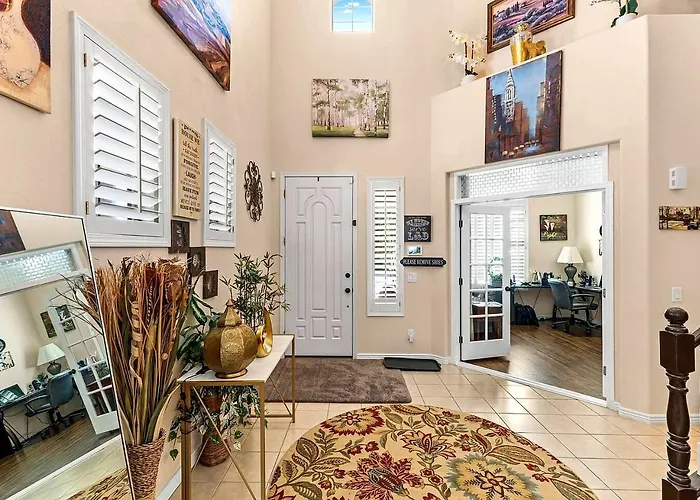 Oasis, Pool, Gym & Workspace, Sleeps 6 * Surprise