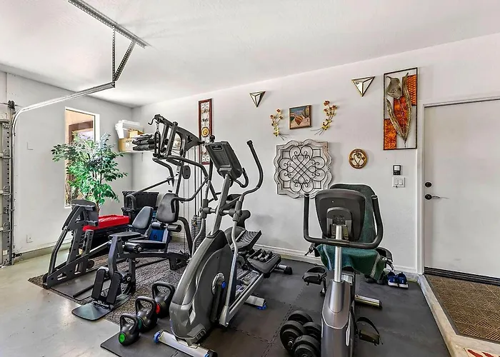 Oasis, Pool, Gym & Workspace, Sleeps 6 * Surprise